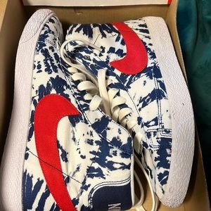 Tie dye Nike blazers (GS 5.5)